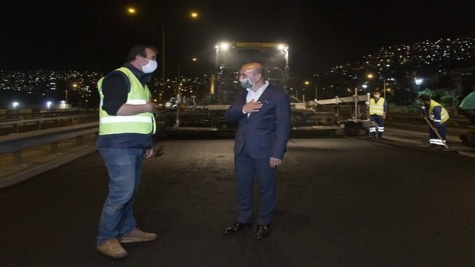 Trafik Durdu Büyükşehir Yol Yaptı - KiraHaber